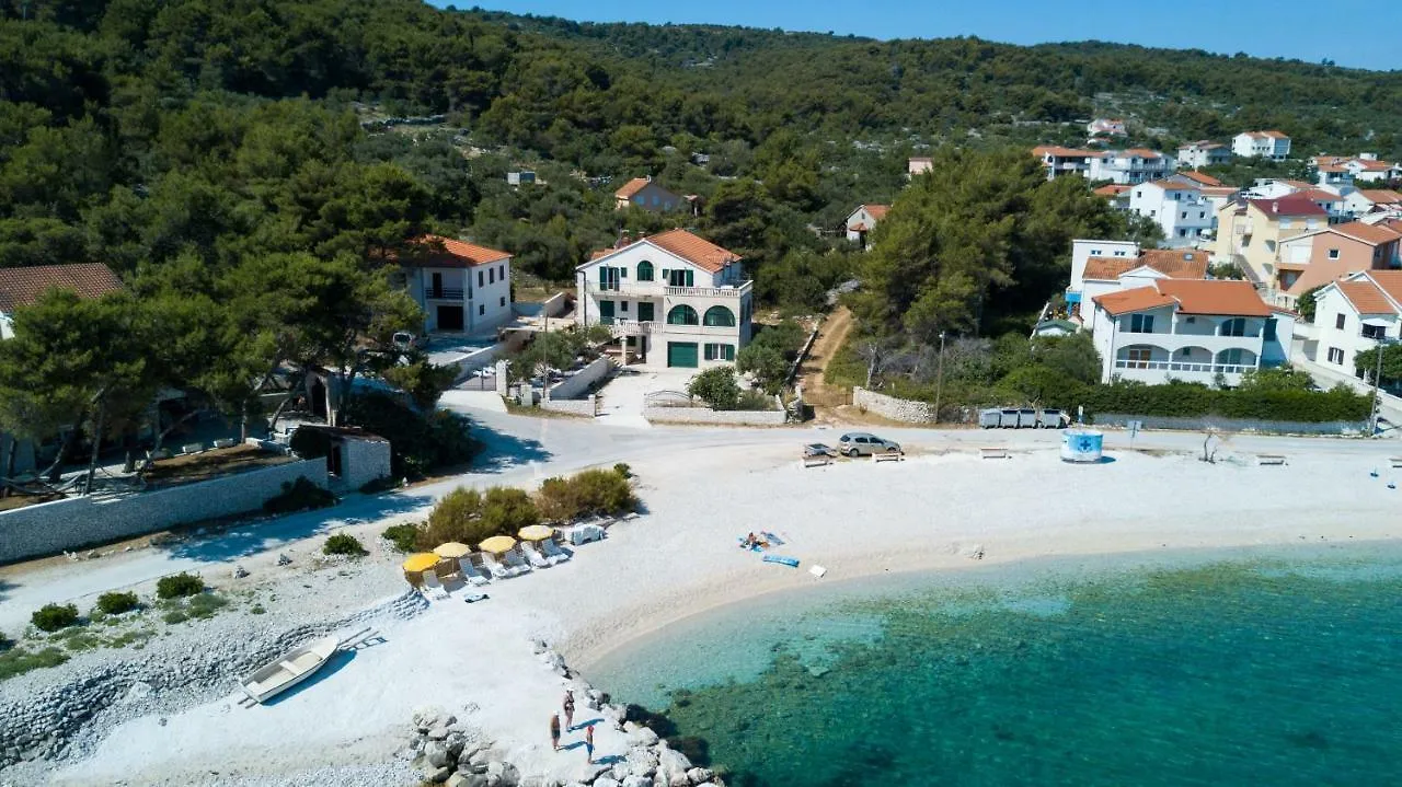 Guest house Guesthouse Vakans Slatine Croatia